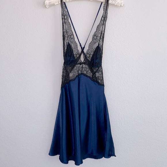 Small Rare Blue VERY SEXY Chantilly Lace & Satin Slip Babydoll